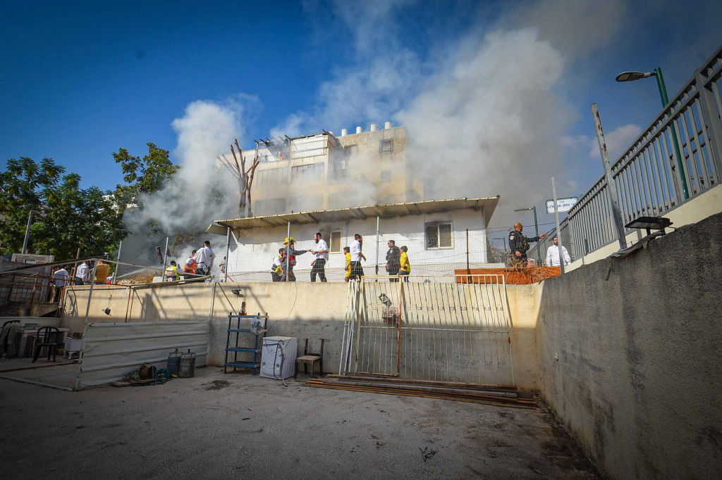 כיבוי השריפה ביישוב החרדי עמנואל