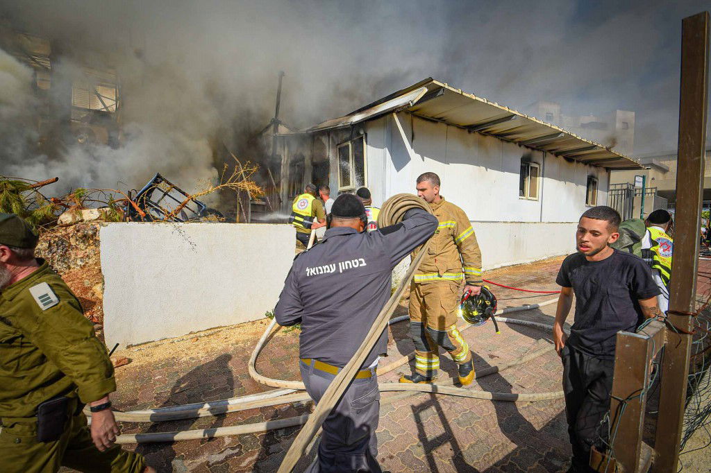 כיבוי השריפה ביישוב החרדי עמנואל