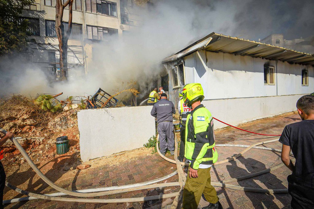 כיבוי השריפה ביישוב החרדי עמנואל