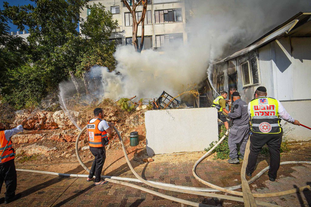 כיבוי השריפה ביישוב החרדי עמנואל
