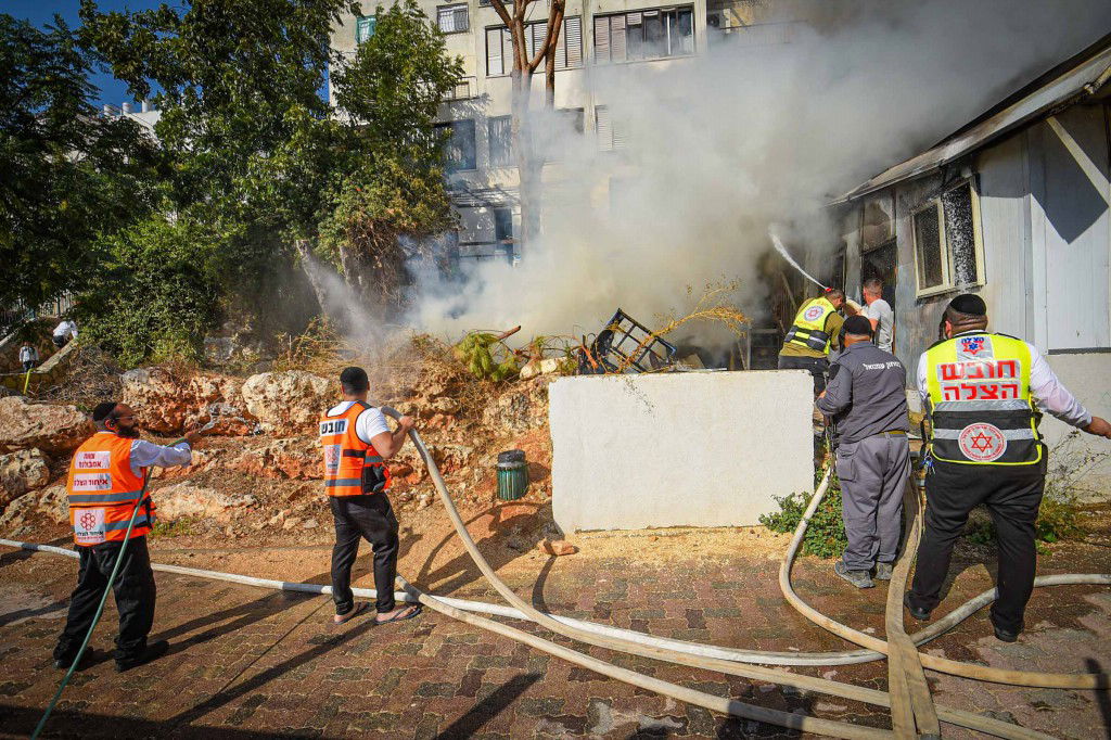 כיבוי השריפה ביישוב החרדי עמנואל