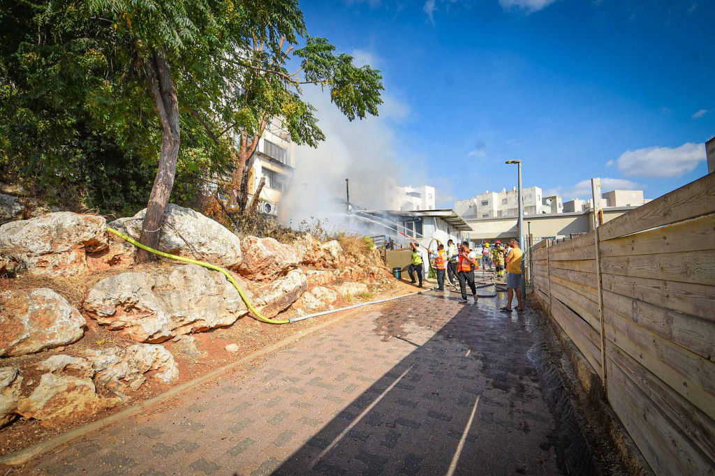 כיבוי השריפה ביישוב החרדי עמנואל
