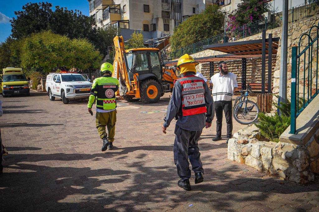 כיבוי השריפה ביישוב החרדי עמנואל