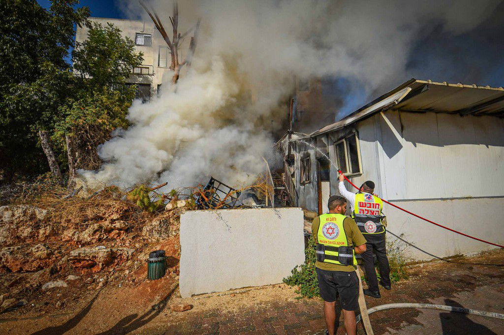 כיבוי השריפה ביישוב החרדי עמנואל