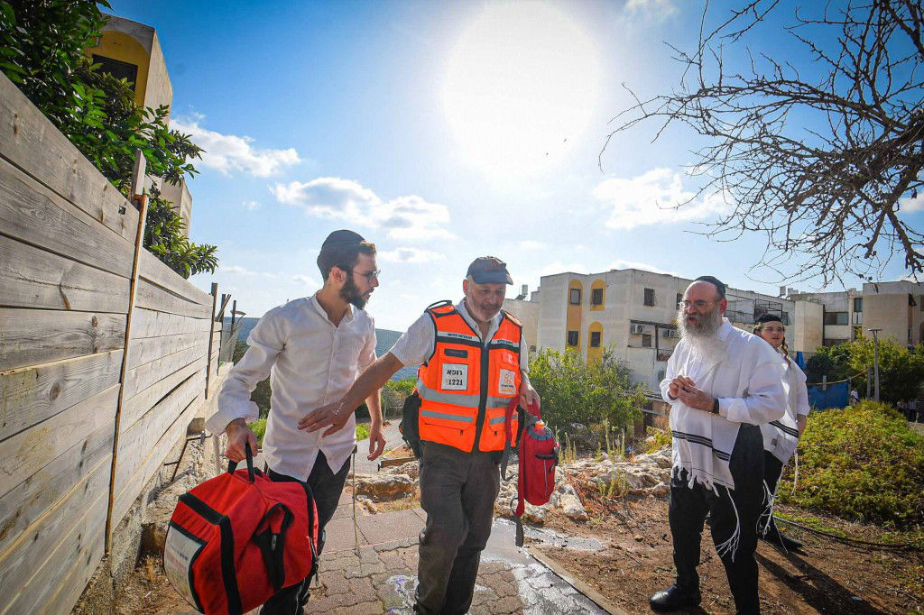 כיבוי השריפה ביישוב החרדי עמנואל