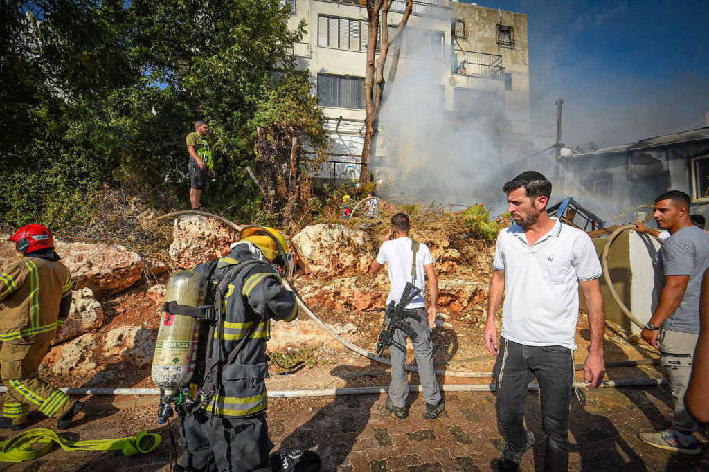 כיבוי השריפה ביישוב החרדי עמנואל
