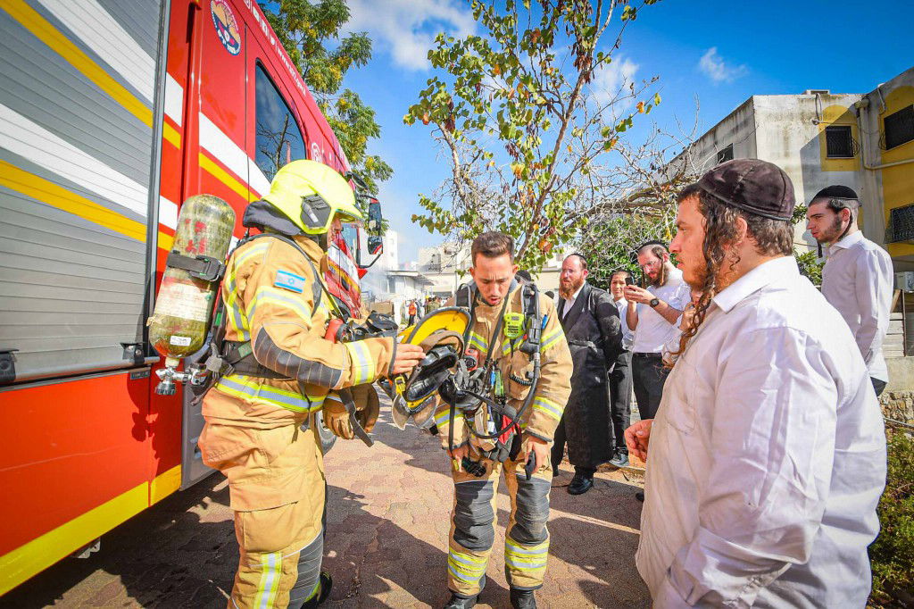 כיבוי השריפה ביישוב החרדי עמנואל