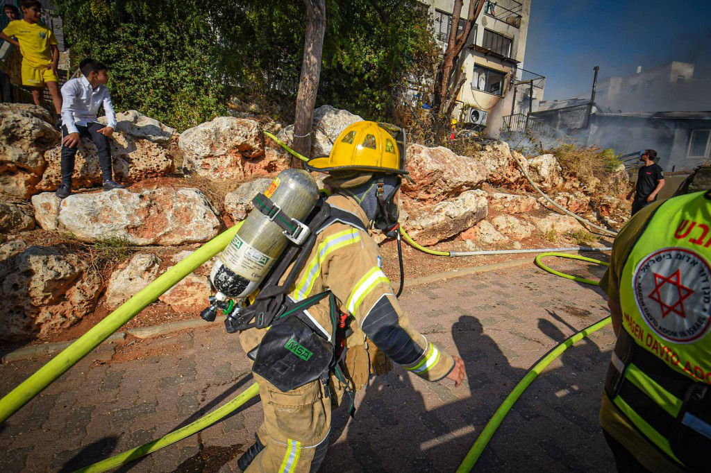 כיבוי השריפה ביישוב החרדי עמנואל