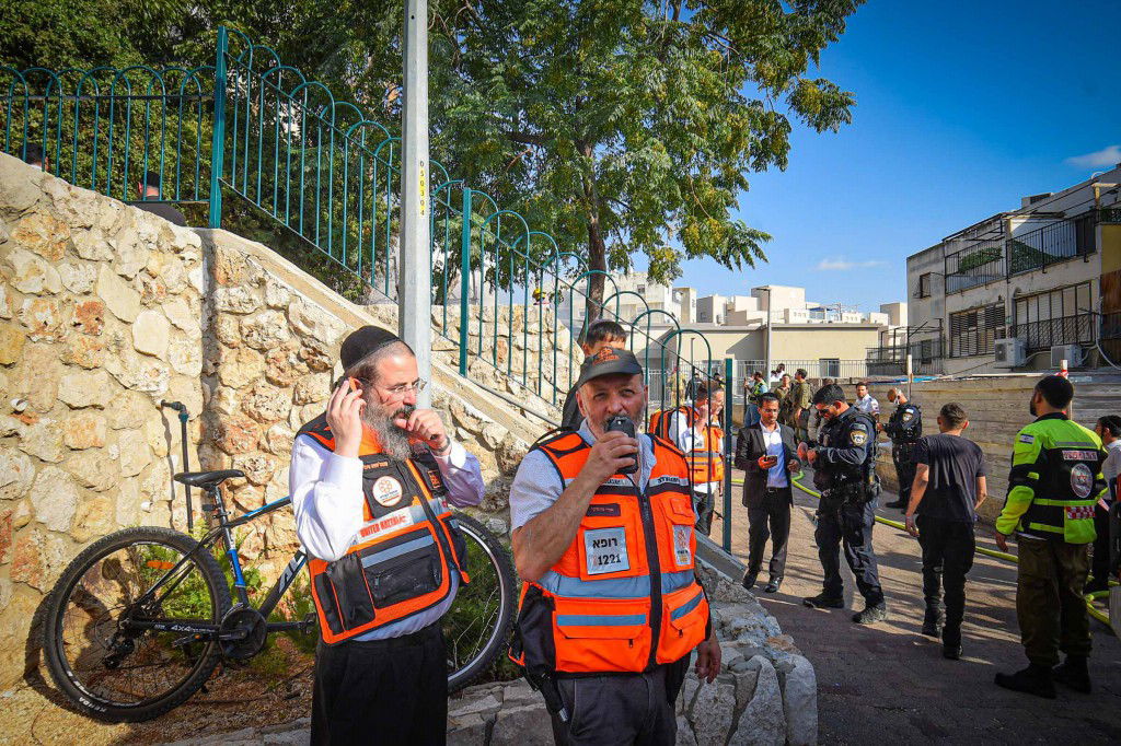 כיבוי השריפה ביישוב החרדי עמנואל
