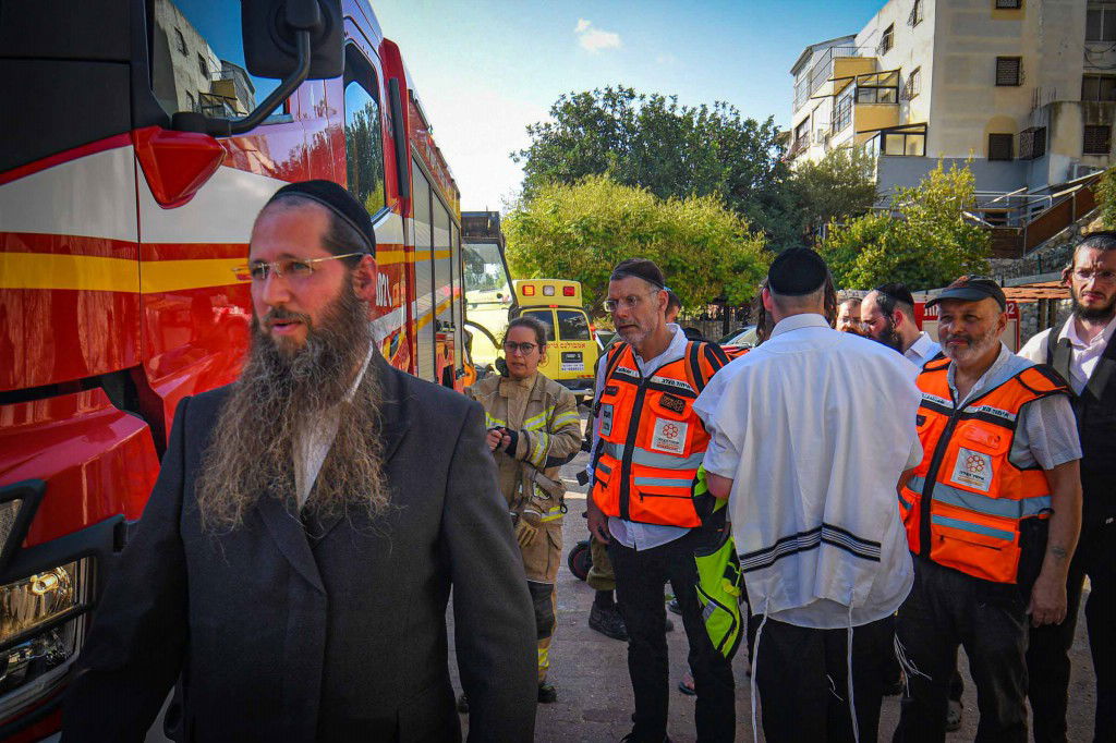 כיבוי השריפה ביישוב החרדי עמנואל