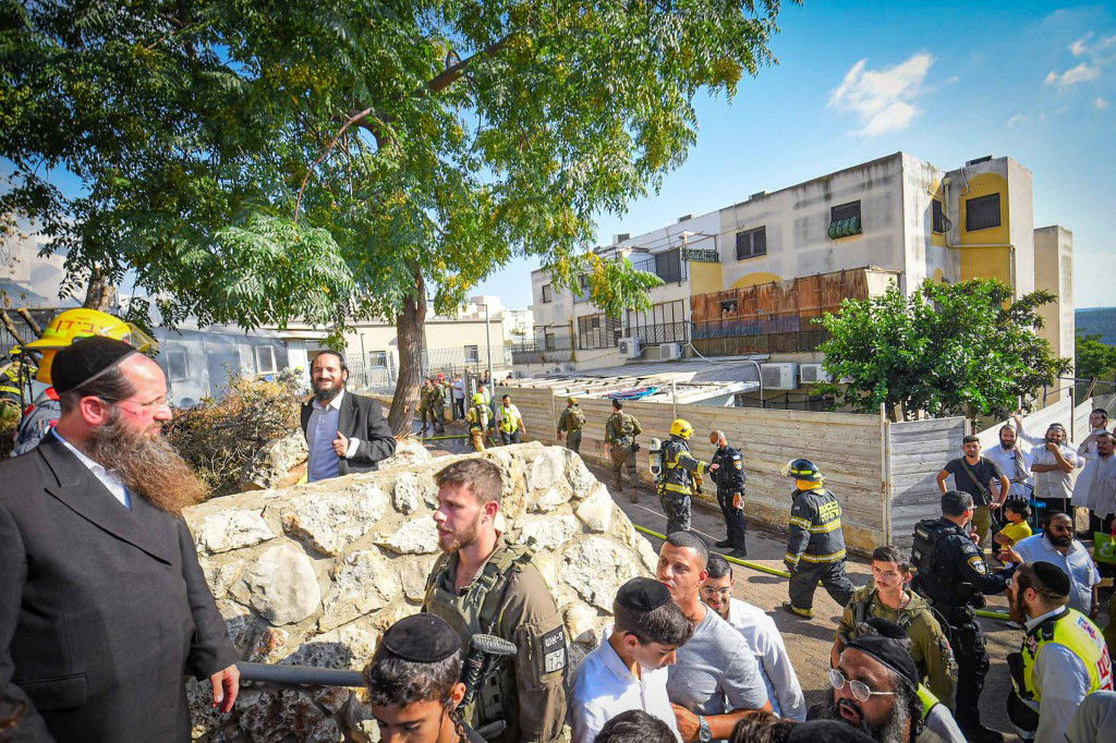 כיבוי השריפה ביישוב החרדי עמנואל