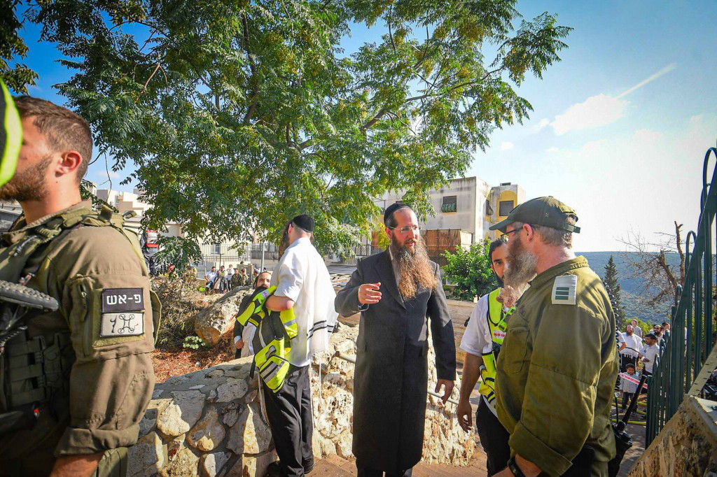 כיבוי השריפה ביישוב החרדי עמנואל