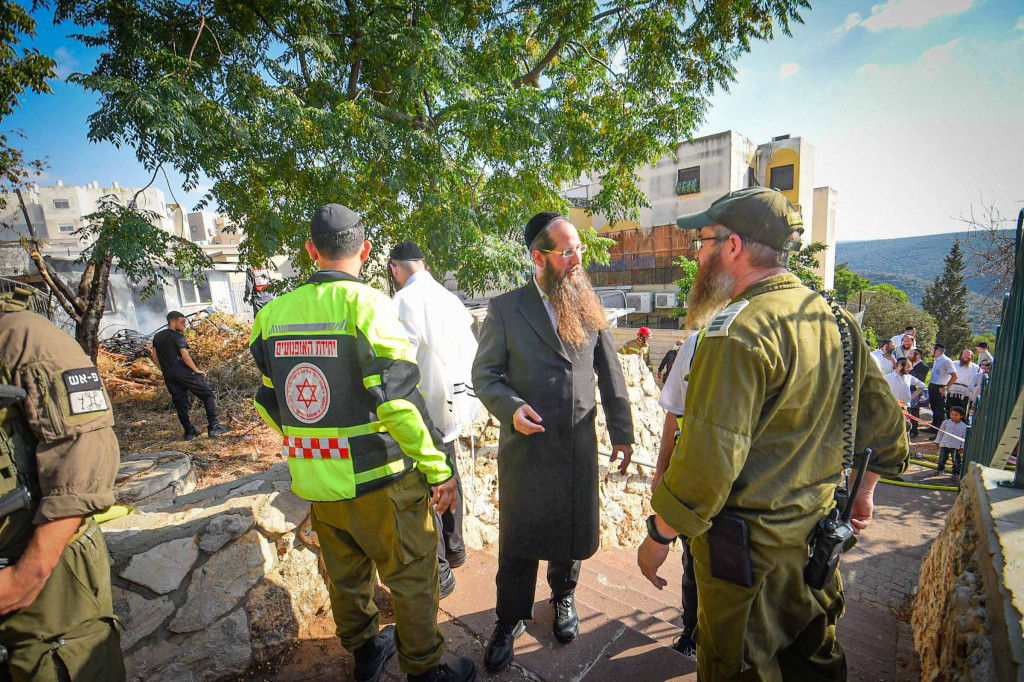 כיבוי השריפה ביישוב החרדי עמנואל