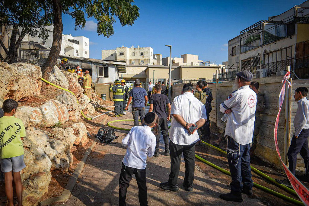 כיבוי השריפה ביישוב החרדי עמנואל