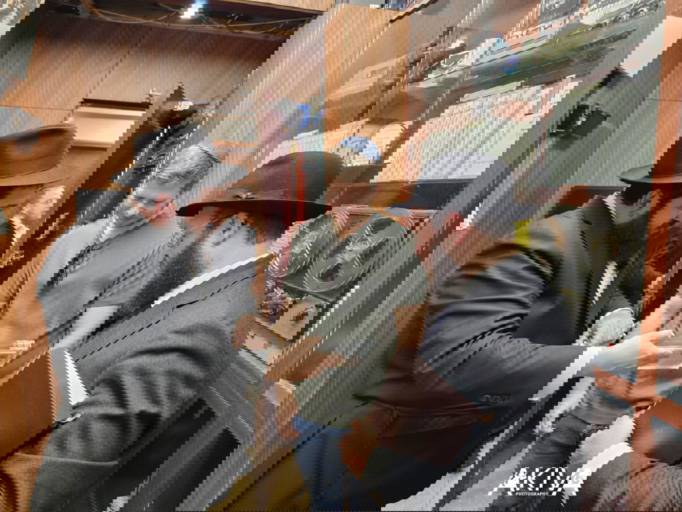 יאיר נתניהו בביקור במרכז העולמי של חסידות חב”ד