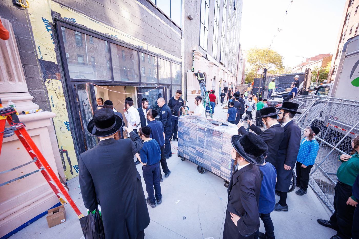 קביעת מזוזות וראש השנה בחצה"ק באבוב 45