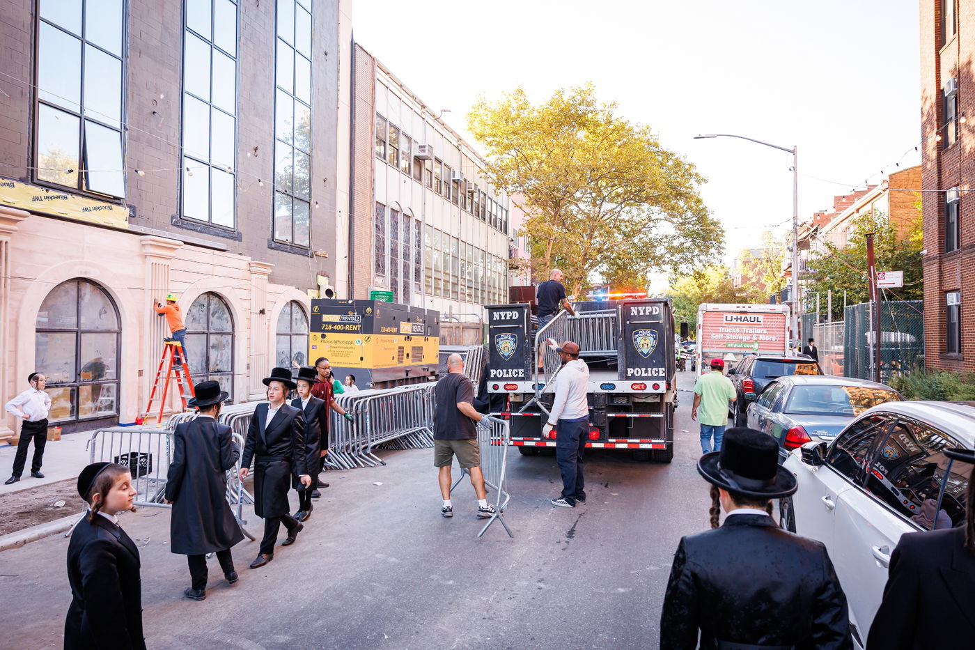 קביעת מזוזות וראש השנה בחצה"ק באבוב 45