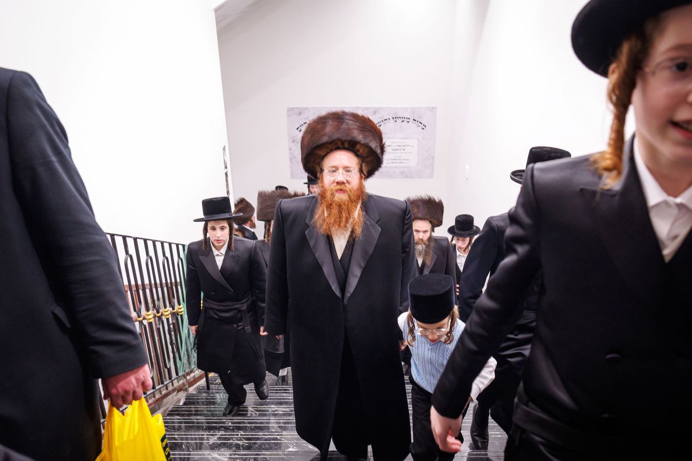 קביעת מזוזות וראש השנה בחצה"ק באבוב 45