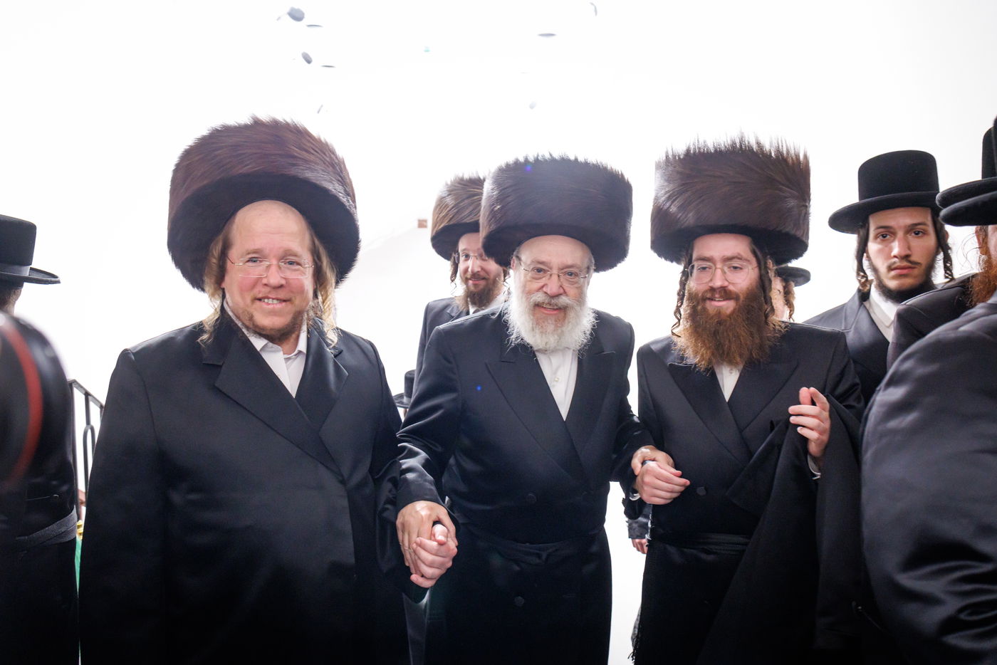 קביעת מזוזות וראש השנה בחצה"ק באבוב 45