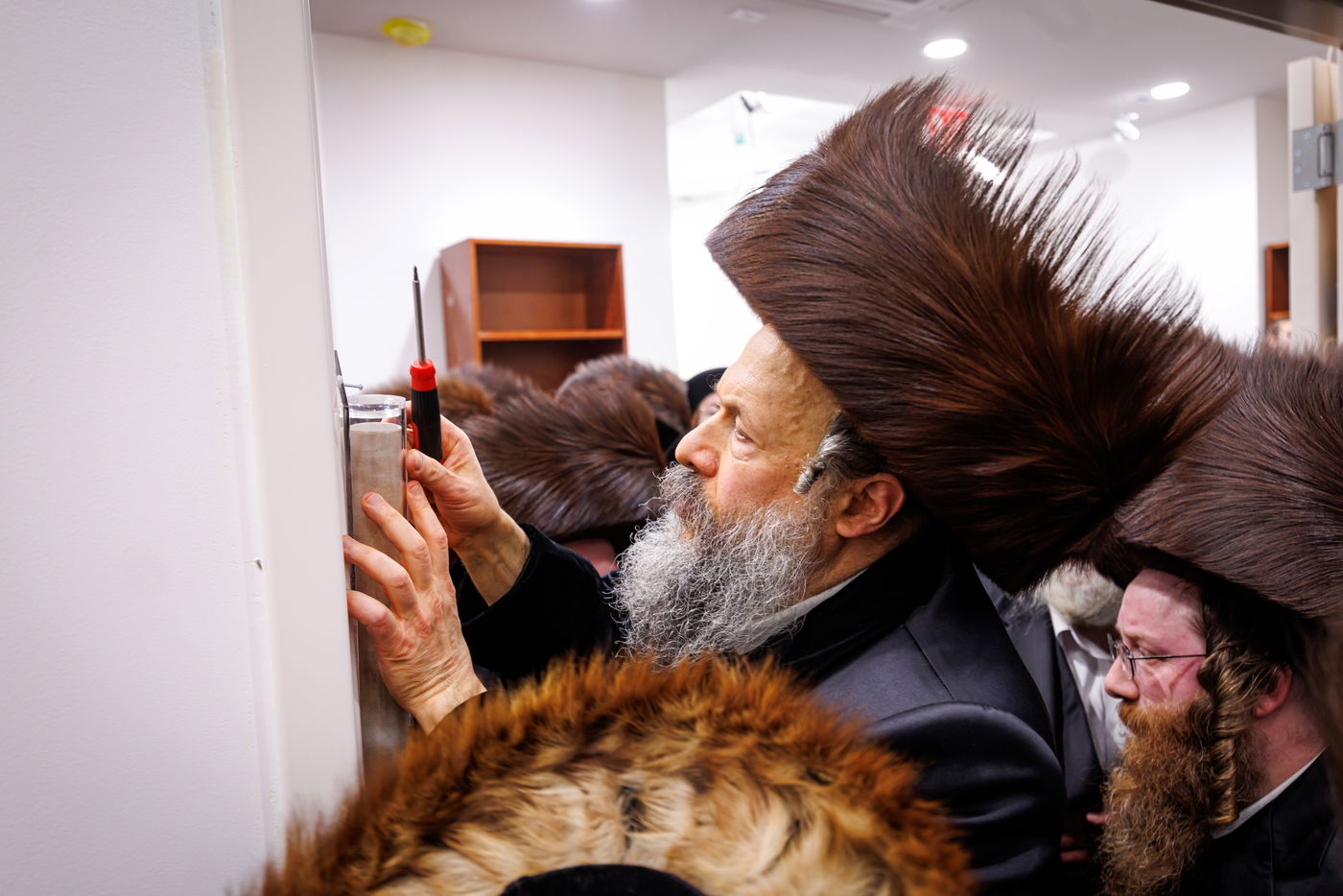 קביעת מזוזות וראש השנה בחצה"ק באבוב 45