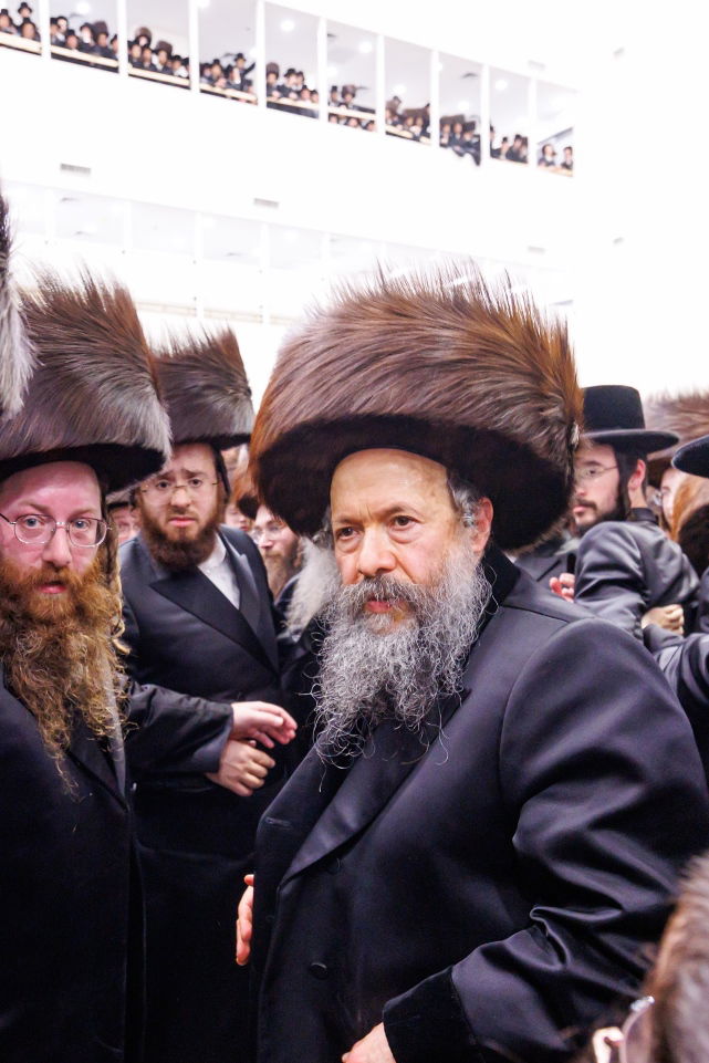 קביעת מזוזות וראש השנה בחצה"ק באבוב 45