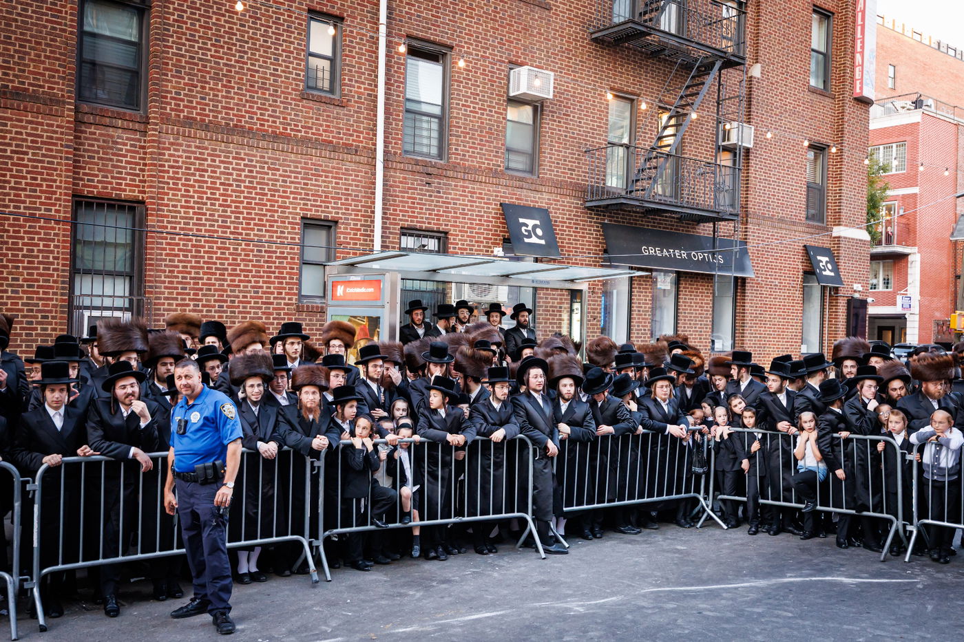 קביעת מזוזות וראש השנה בחצה"ק באבוב 45