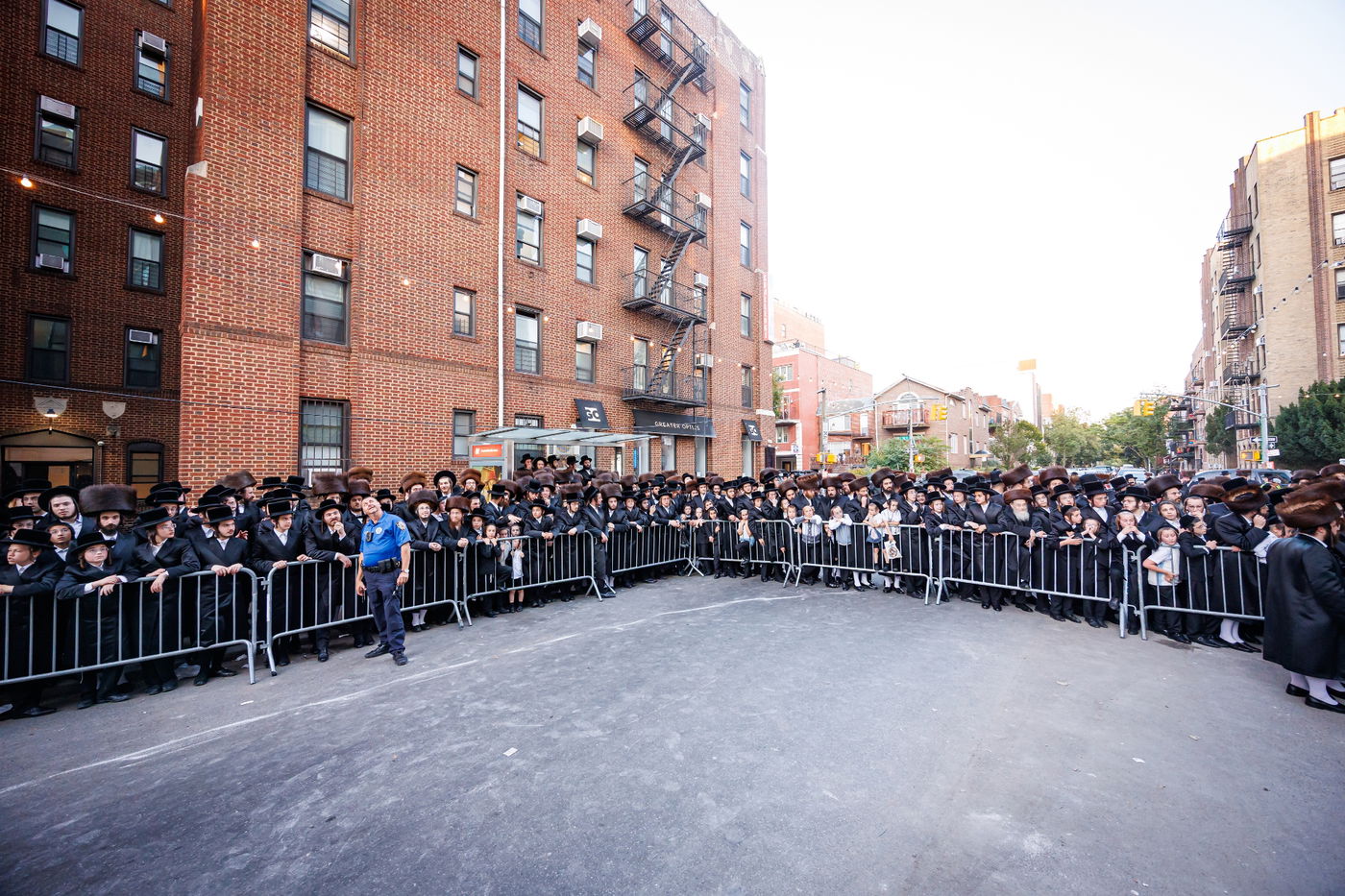 קביעת מזוזות וראש השנה בחצה"ק באבוב 45