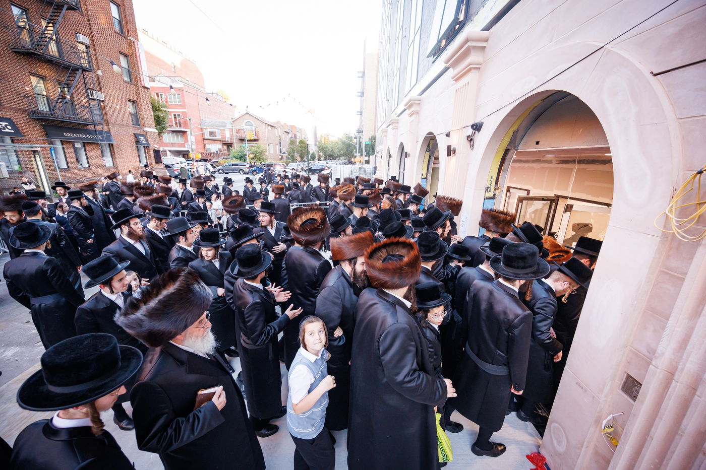 קביעת מזוזות וראש השנה בחצה"ק באבוב 45