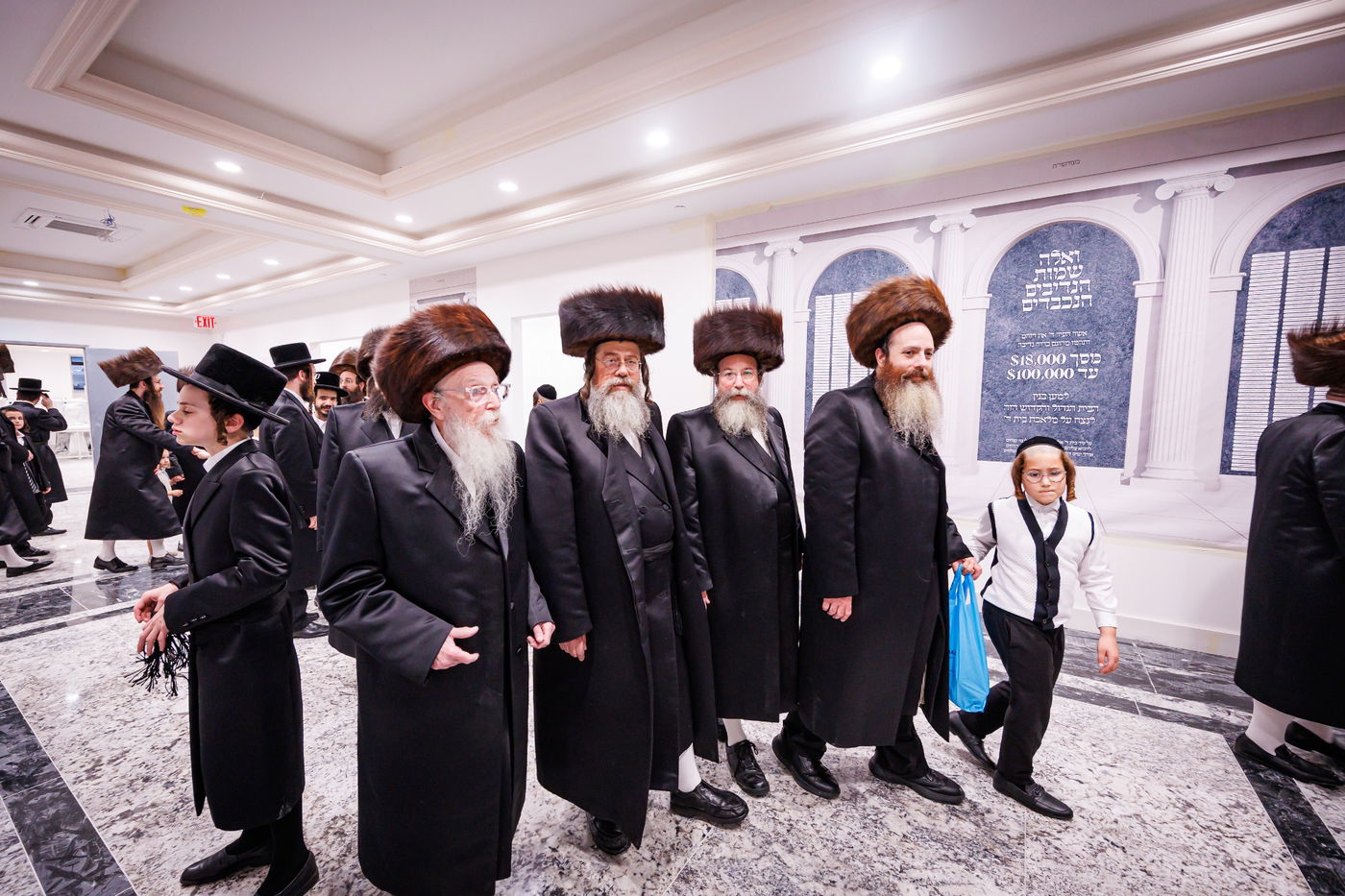 קביעת מזוזות וראש השנה בחצה"ק באבוב 45