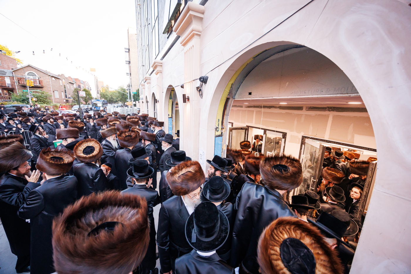 קביעת מזוזות וראש השנה בחצה"ק באבוב 45