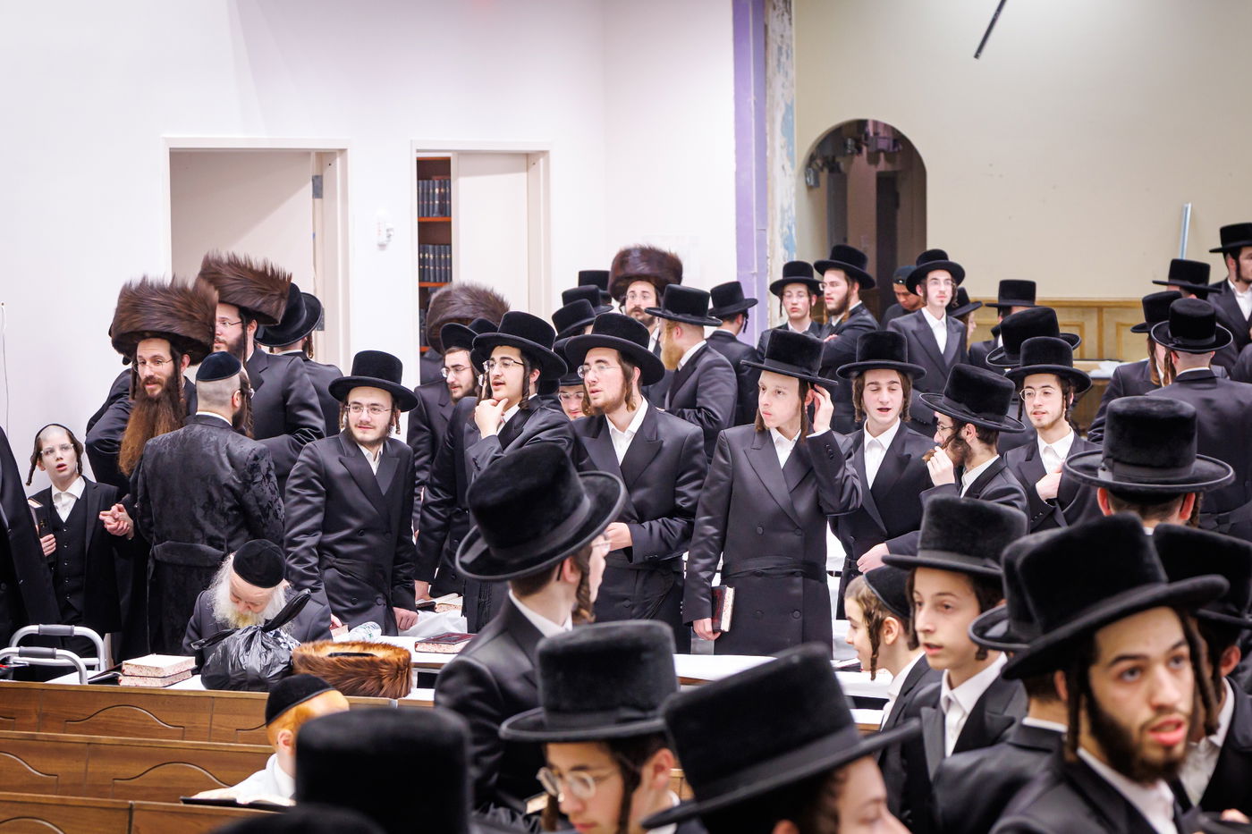 קביעת מזוזות וראש השנה בחצה"ק באבוב 45