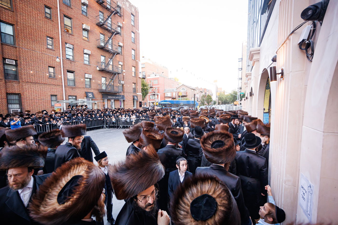 קביעת מזוזות וראש השנה בחצה"ק באבוב 45