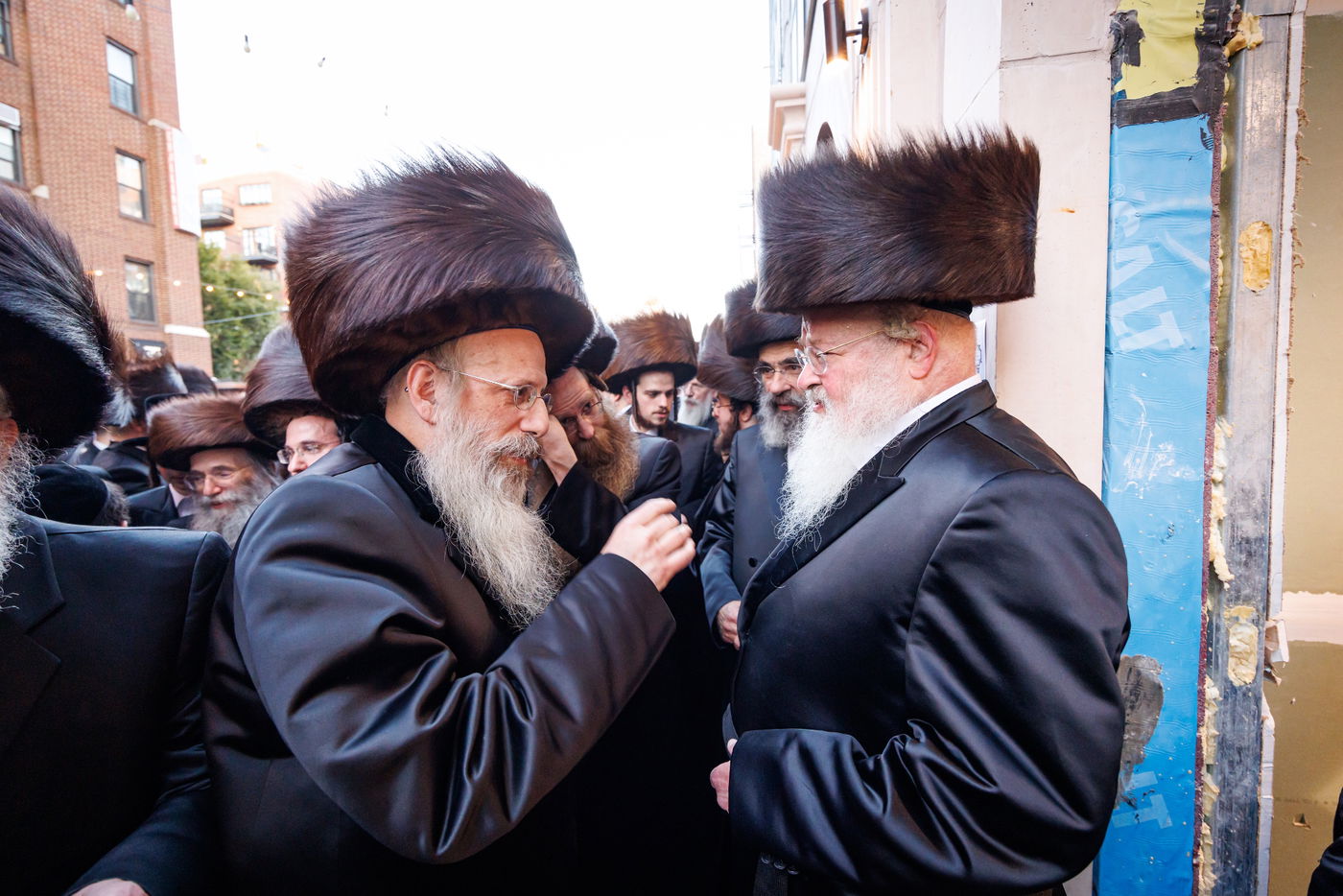 קביעת מזוזות וראש השנה בחצה"ק באבוב 45