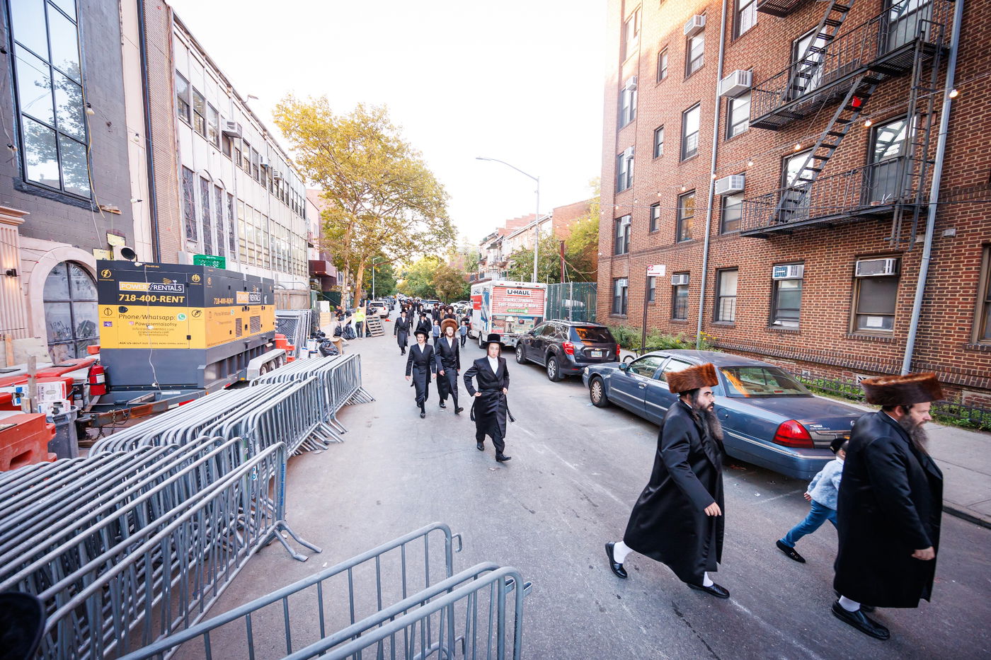 קביעת מזוזות וראש השנה בחצה"ק באבוב 45