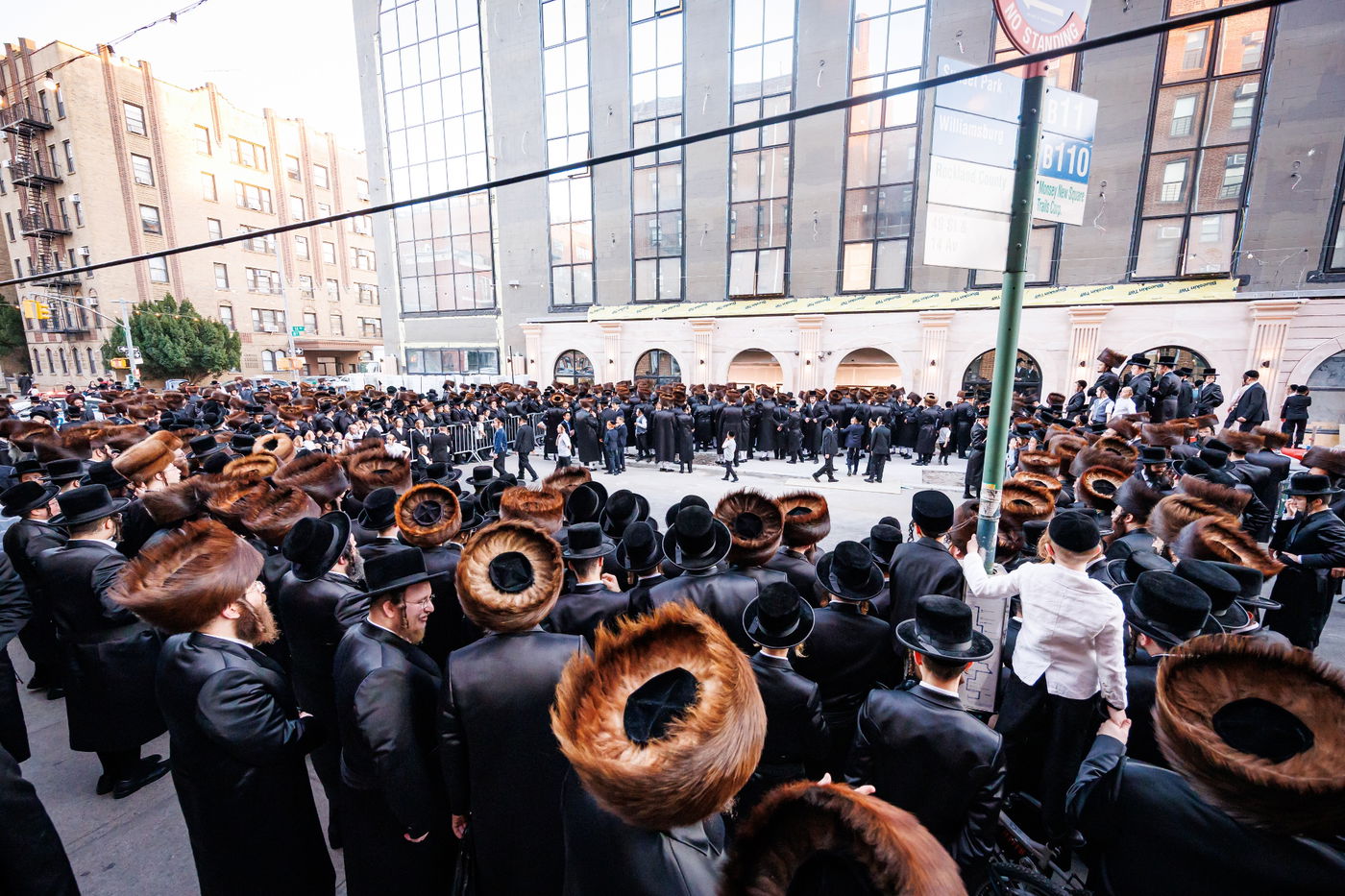 קביעת מזוזות וראש השנה בחצה"ק באבוב 45