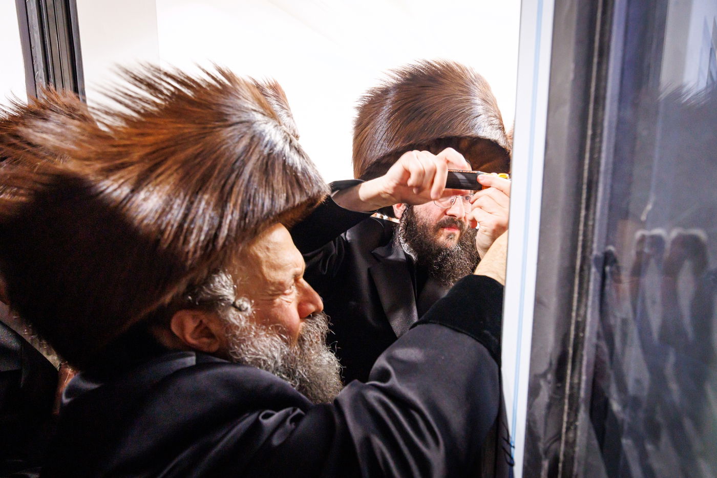 קביעת מזוזות וראש השנה בחצה"ק באבוב 45