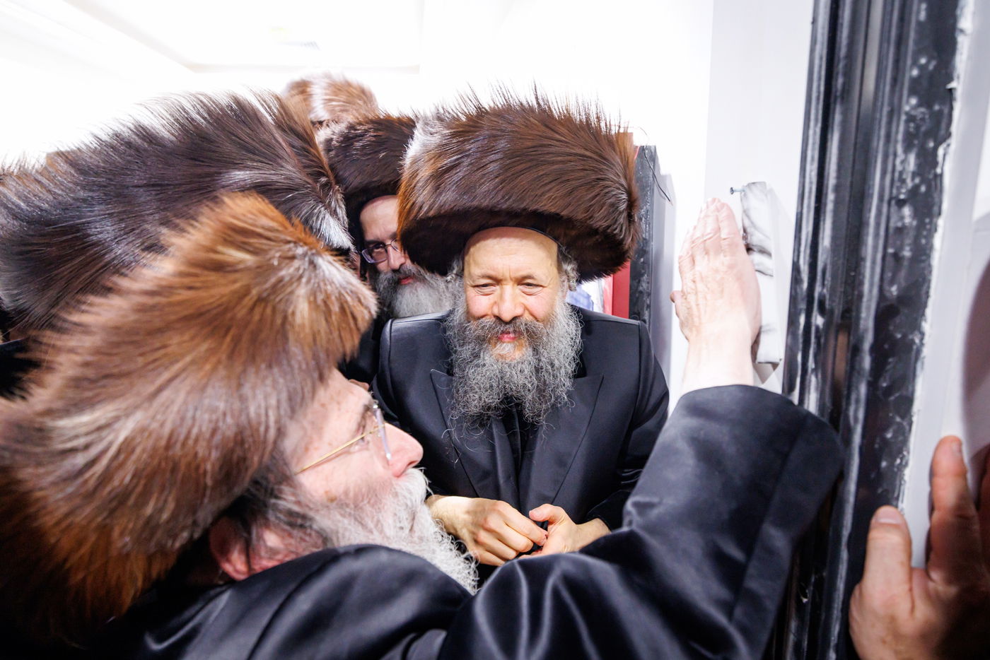 קביעת מזוזות וראש השנה בחצה"ק באבוב 45