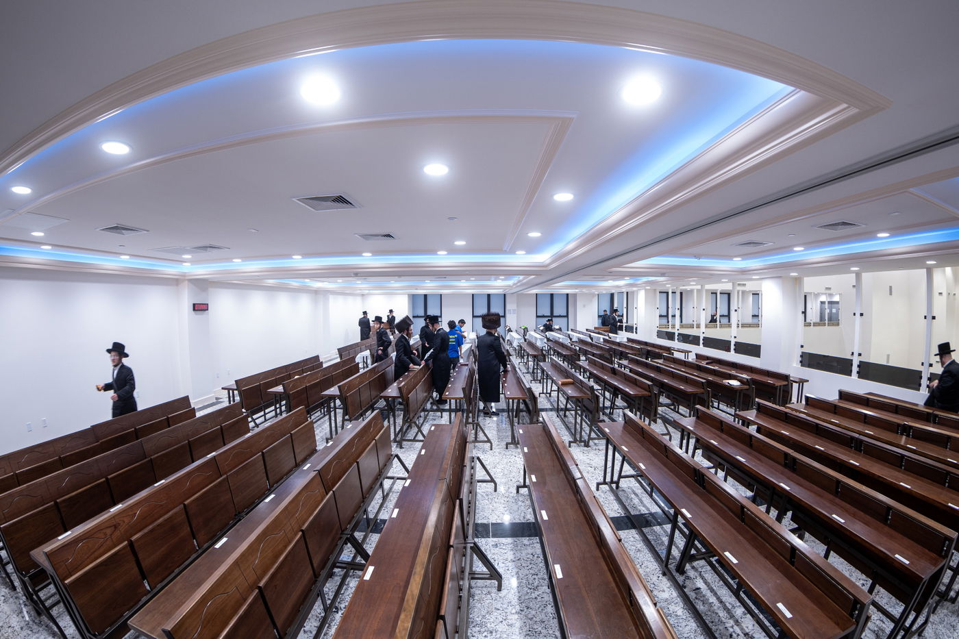 קביעת מזוזות וראש השנה בחצה"ק באבוב 45