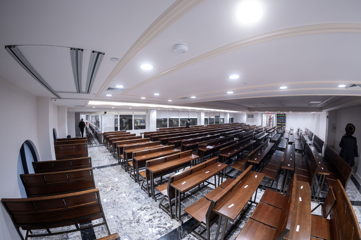 קביעת מזוזות וראש השנה בחצה"ק באבוב 45