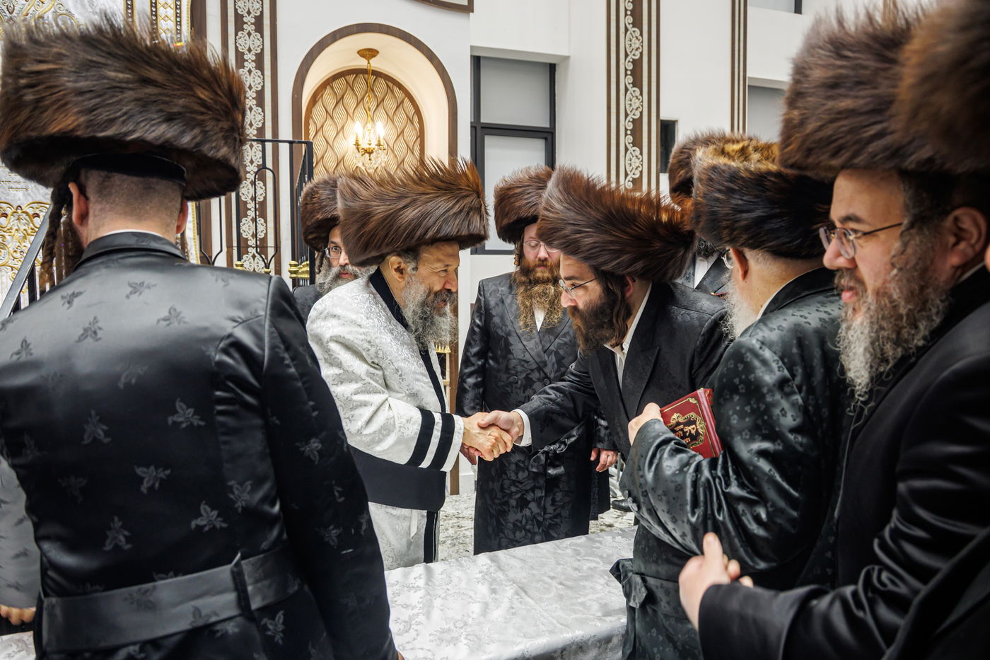 קביעת מזוזות וראש השנה בחצה"ק באבוב 45