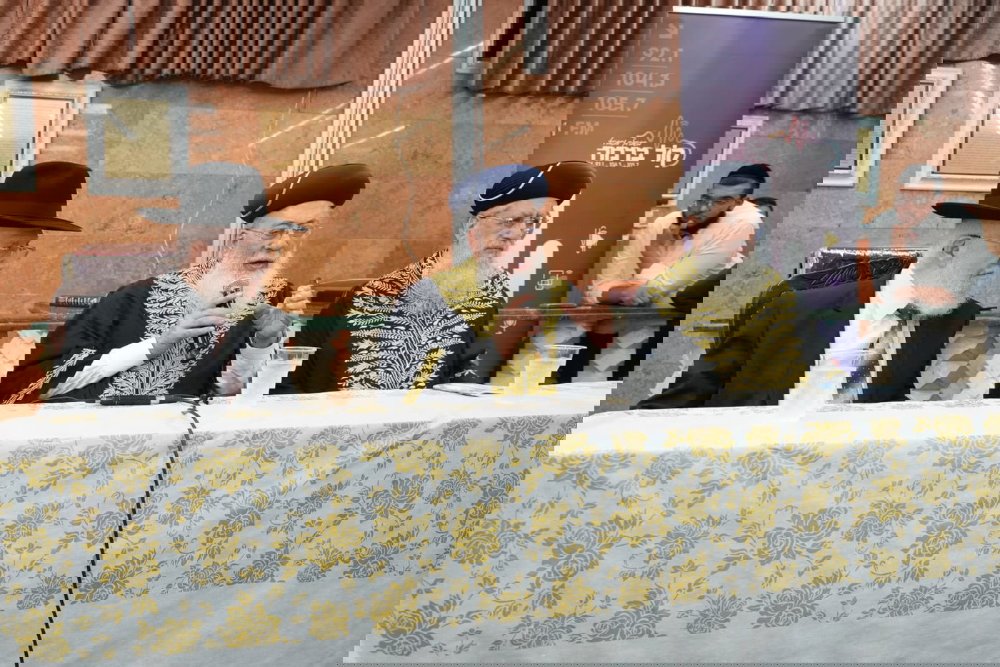 הראשלצי"ם הגר"ד יוסף והגרש"מ עמאר בכסא רחמים