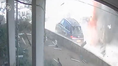 תיעוד דרמטי מפיצוץ הרכב בתל אביב: החשוד נתפס עם שלט ההפעלה