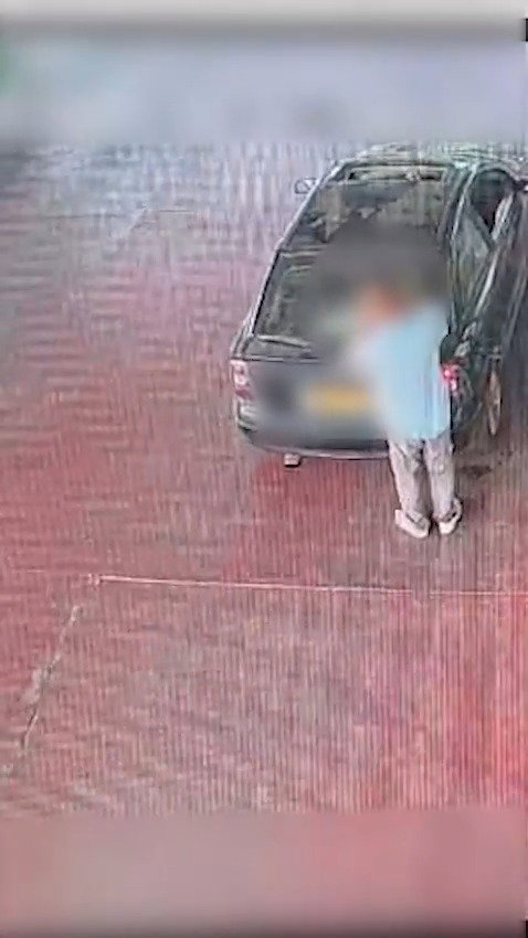 התיעוד של החשוד בתחנת הדלק