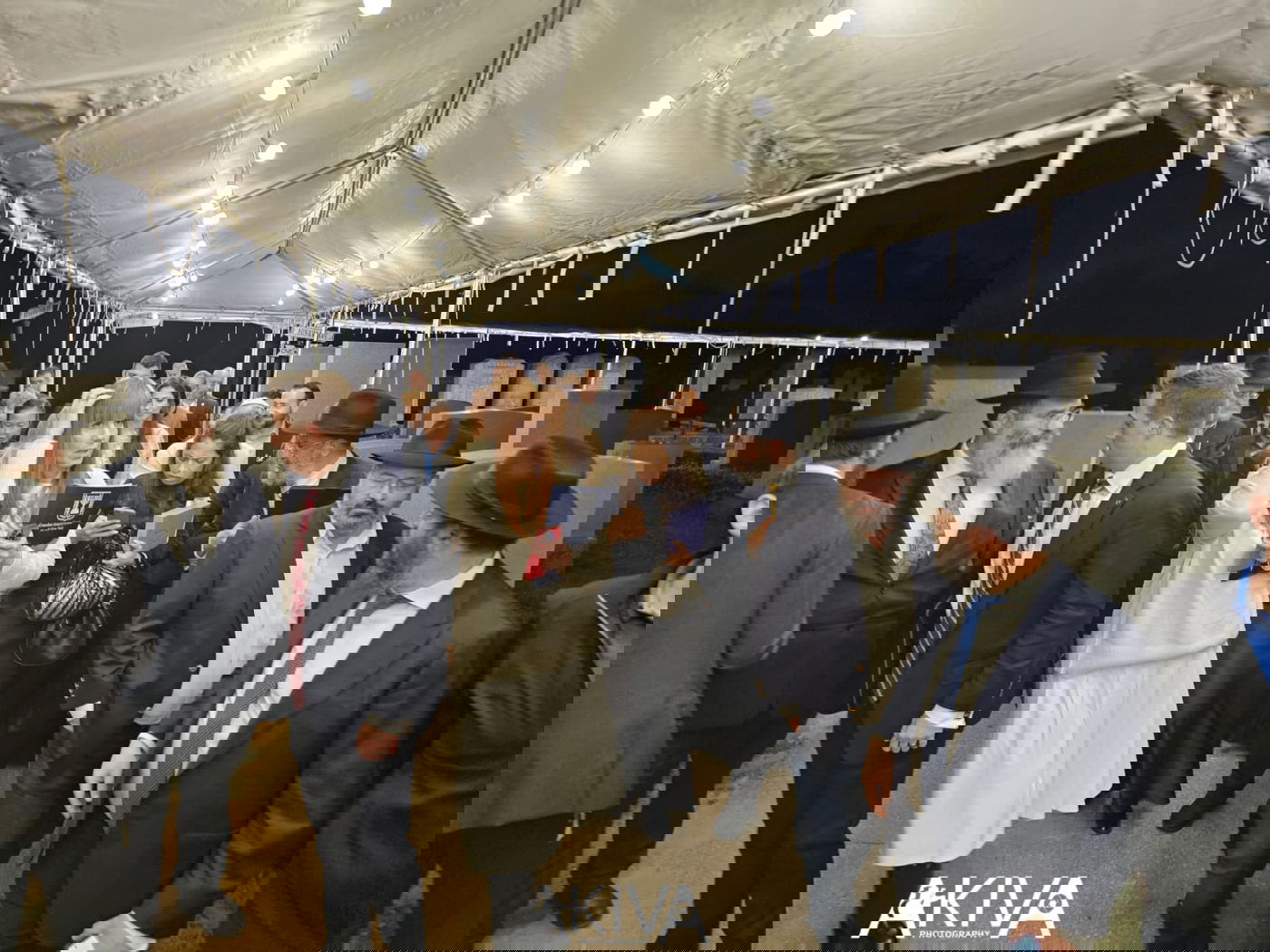 ערב הפגישה הגורלית עם טראמפ: שרה נתניהו נשאה תפילה באוהל הרבי מחב"ד