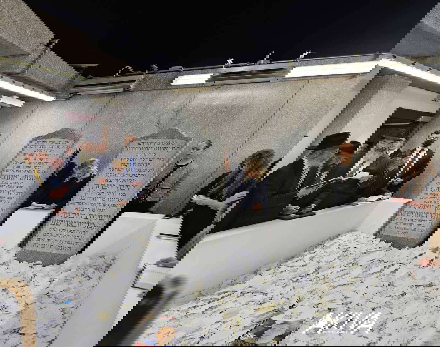 ערב הפגישה הגורלית עם טראמפ: שרה נתניהו נשאה תפילה באוהל הרבי מחב"ד