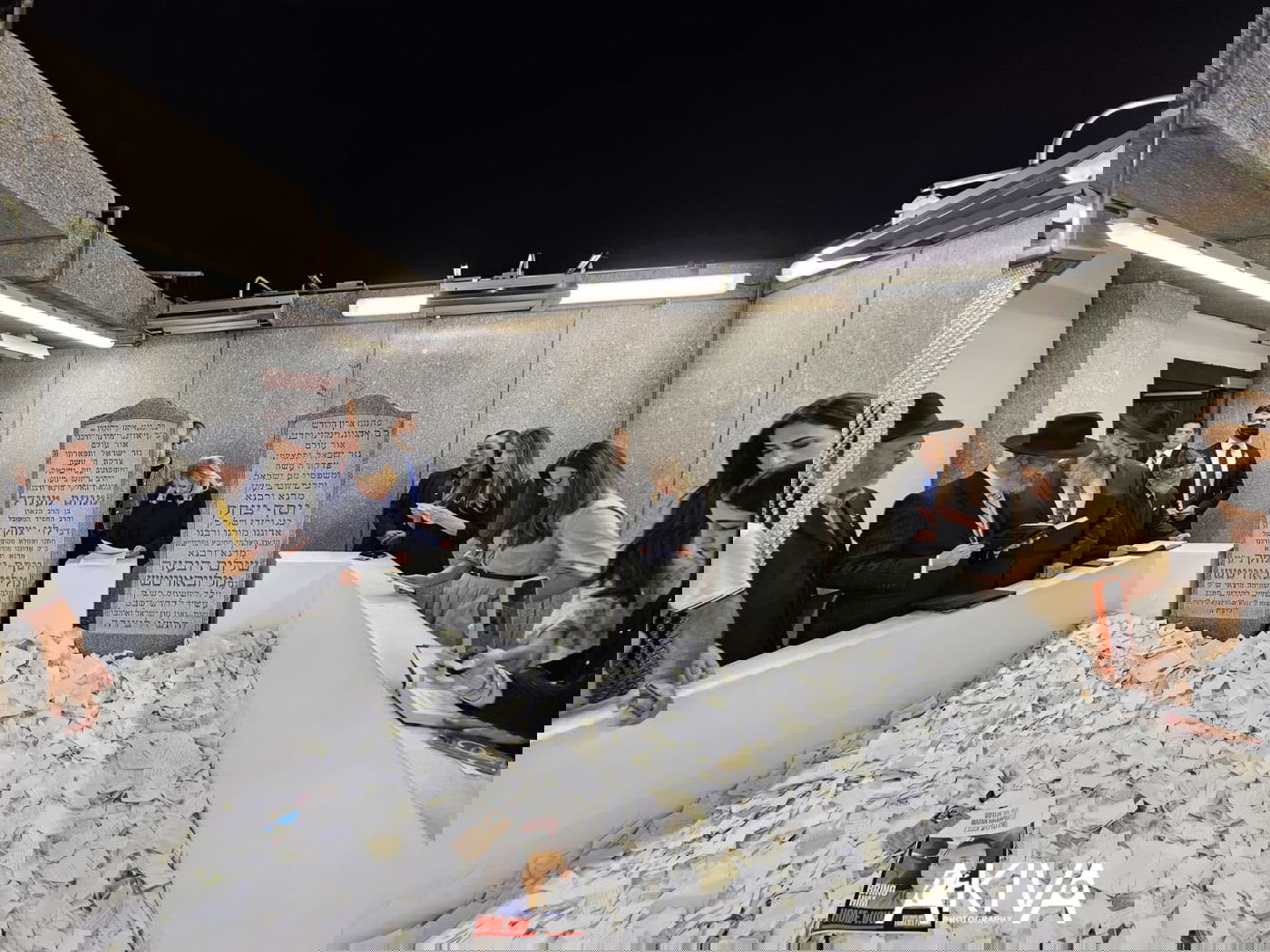 ערב הפגישה הגורלית עם טראמפ: שרה נתניהו נשאה תפילה באוהל הרבי מחב"ד