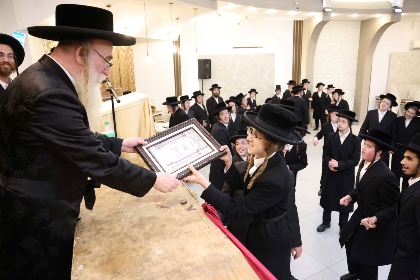 סיום מסכת גיטין בישיבת סאטמר ירושלים