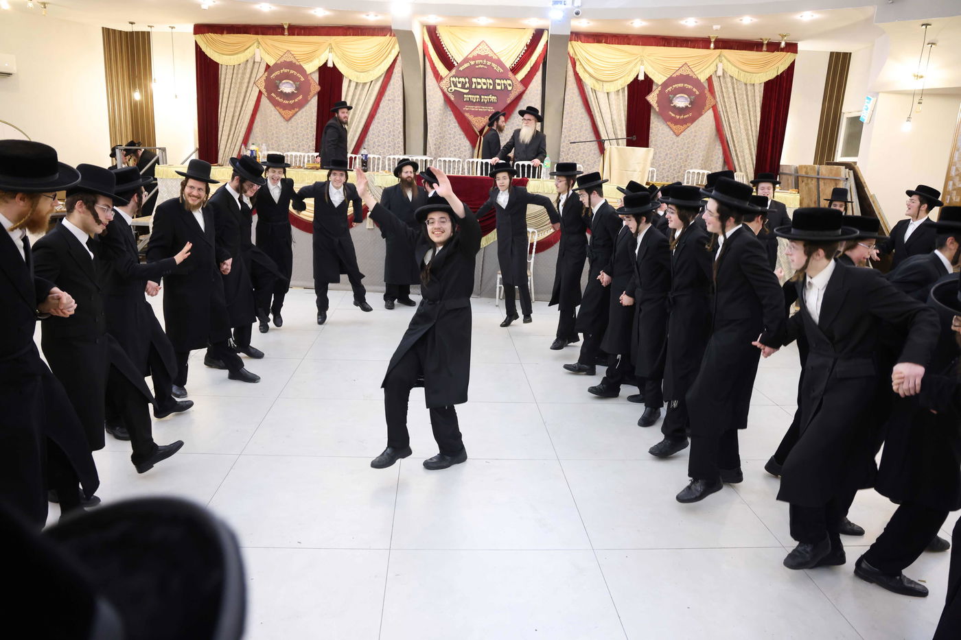 סיום מסכת גיטין בישיבת סאטמר ירושלים