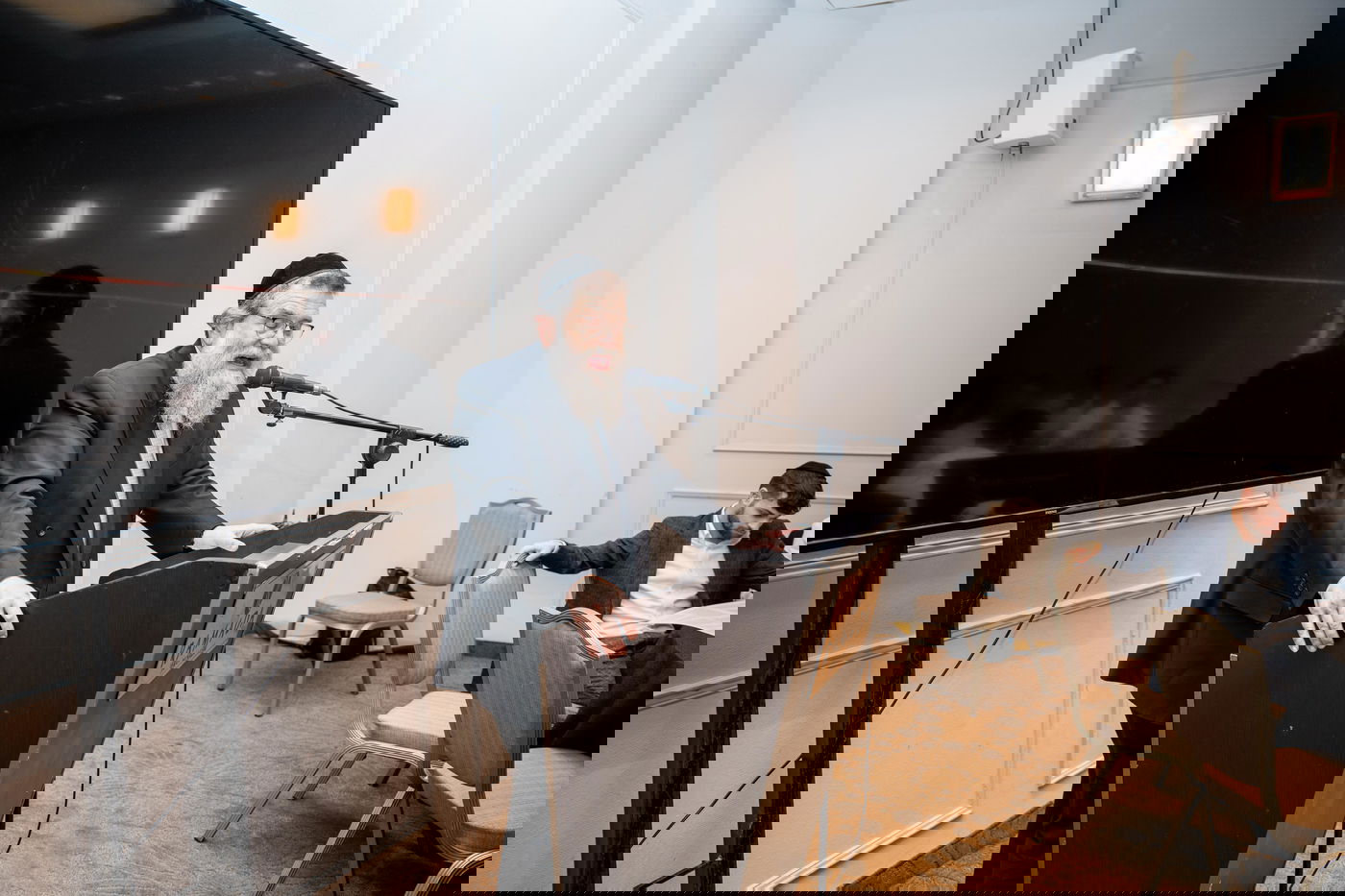 הגר"ע המניק