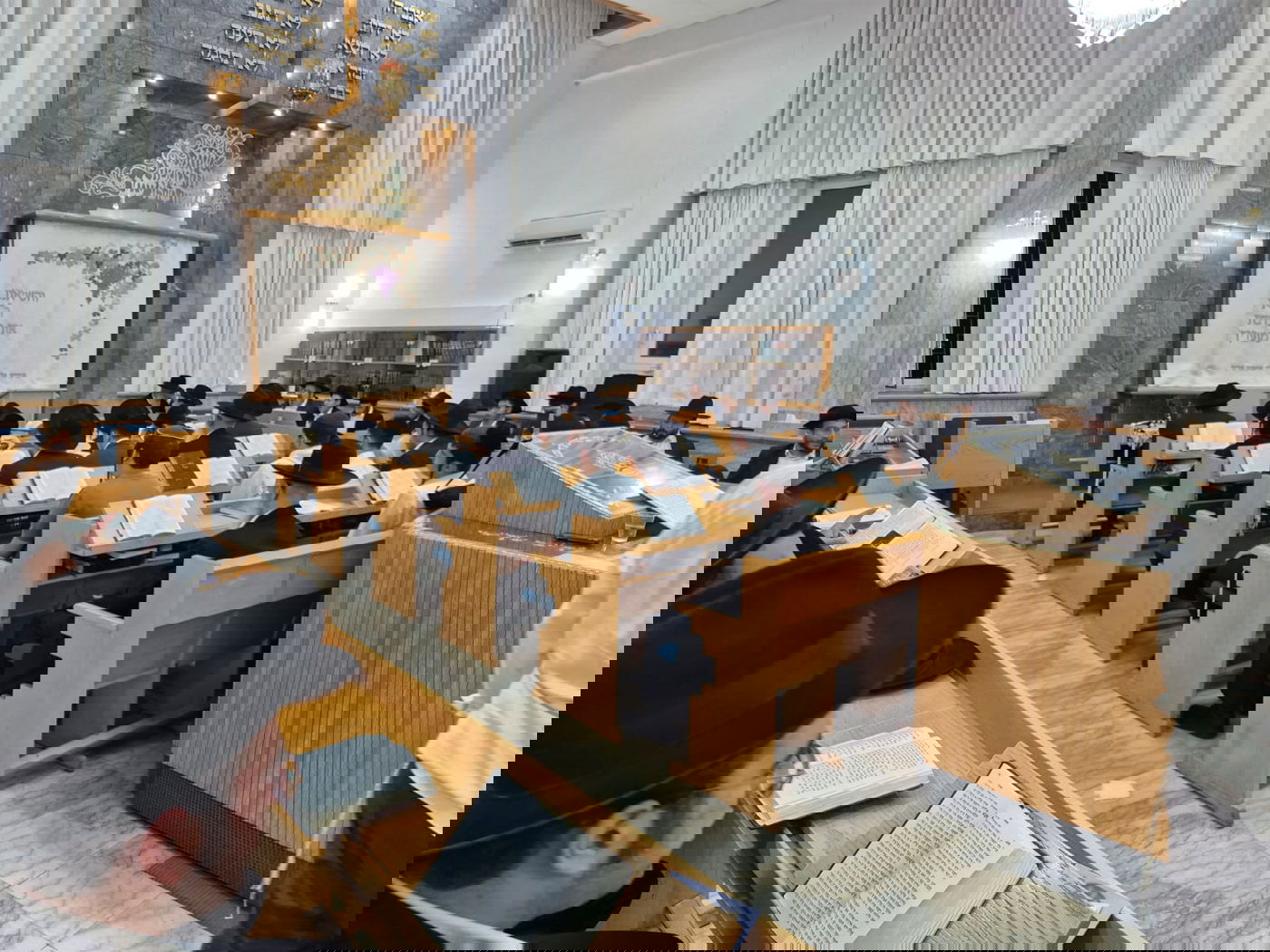 סליחות בבית הכנסת 'מסילת ישרים'